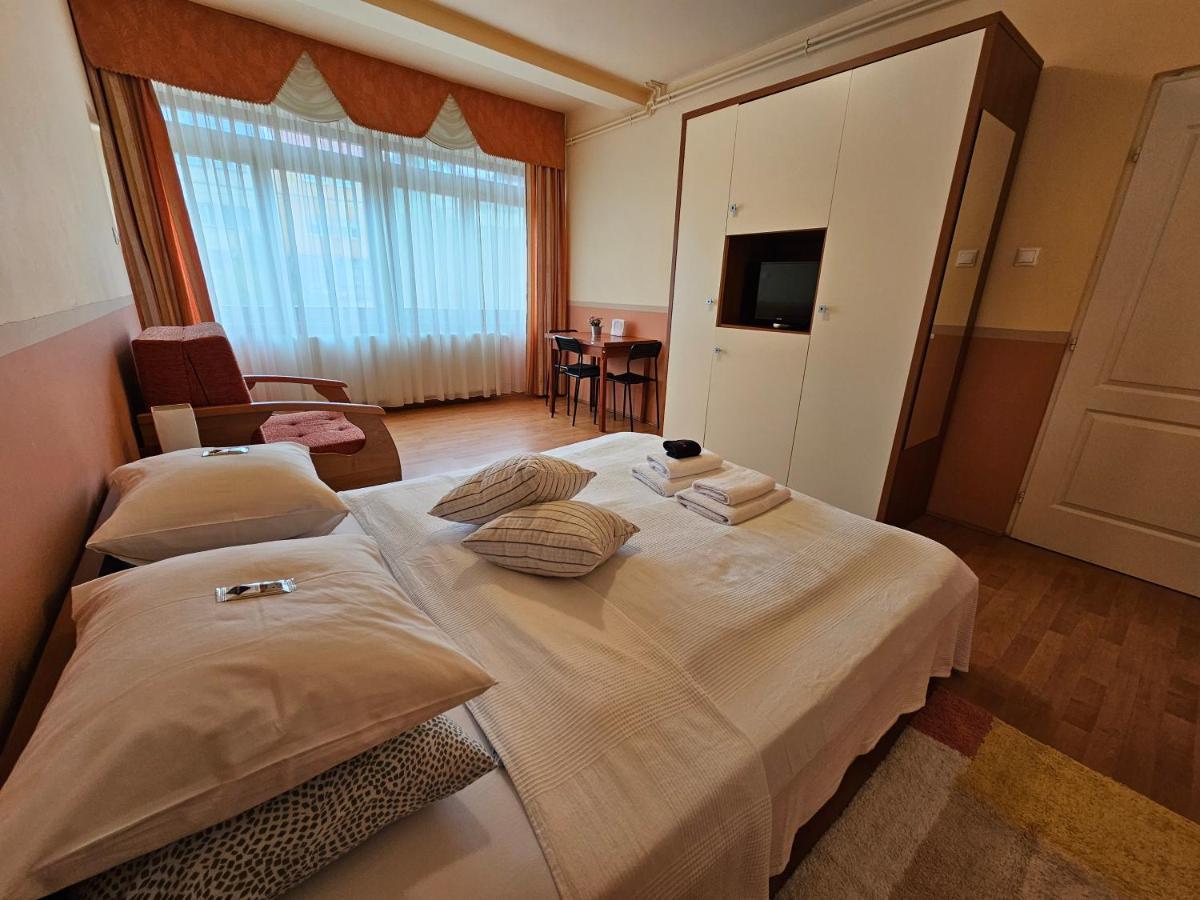 Abigel 2 Vendeghaz Hotel Mişcolţ Exterior foto