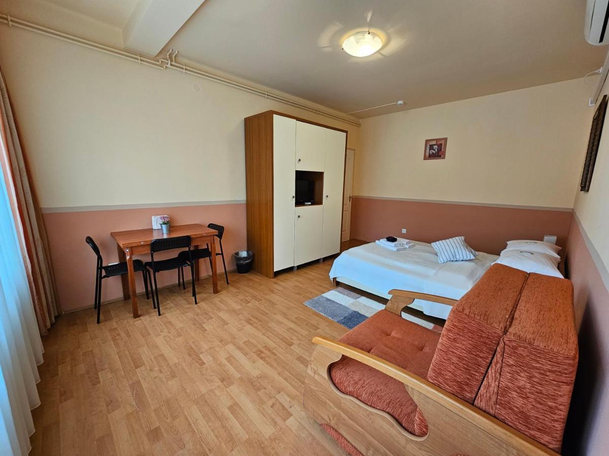Abigel 2 Vendeghaz Hotel Mişcolţ Exterior foto